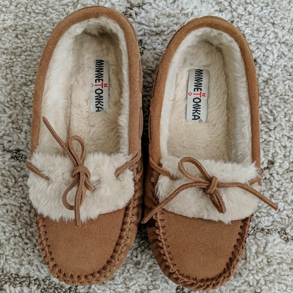 Minnetonka women size 8m brown Leather moccasin